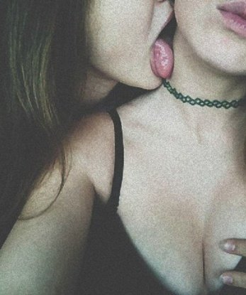 Я креативная и нежная компаньонка, готовая удовлетворить все твои самые сокровенные желания. Мои услуги настолько разнообразны, что ты будешь в восторге! От классического массажа до экспериментов в постели – я открыта для всего нового и интересного. Моя опытность поражает, а фото в моем профиле – подтверждение того, что ты получишь реальную страстную красотку. Я уже завоевала множество благодарных отзывов своих довольных клиентов, и я горжусь своей репутацией. Живу в Москве, так что мы можем встретиться в уютной гостиничной комнате или я могу приехать к тебе. Выполняю все условия конфиденциальности и гарантирую, что наши встречи будут полностью безопасными и безмятежными. Позволь мне показать тебе, что настоящая страсть и наслаждение существуют. ✨🌹💋 Оксюшка